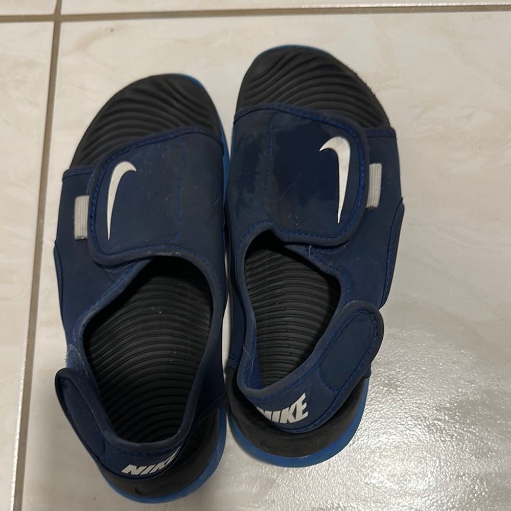 Nike Blue Sandals Sporty Slip-On Design